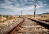 Italy Faces an 18 Billion Euro Annual Threat as Climate Shocks Batter Critical Infrastructure Binari ferroviari che mostrano gli effetti delle alte temperature durante un'ondata di calore